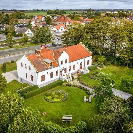 Vita Huset Pa Oesterlen Gärsnäs エクステリア 写真