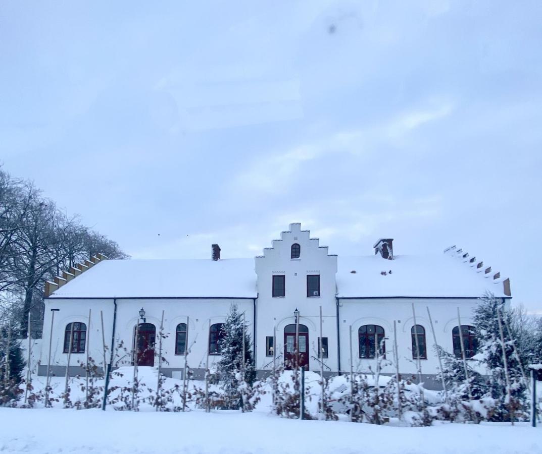 Vita Huset Pa Oesterlen Gärsnäs エクステリア 写真